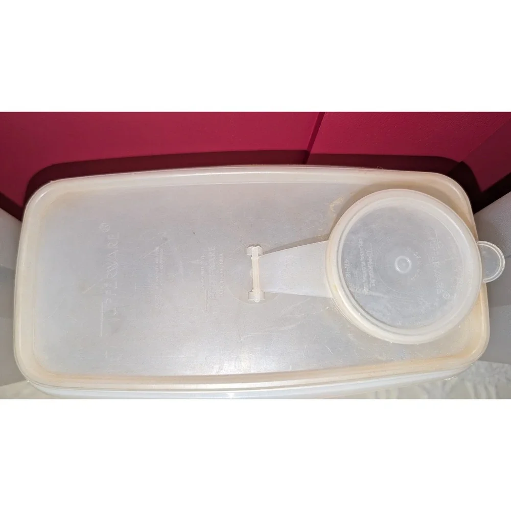 Tupperware 469 12