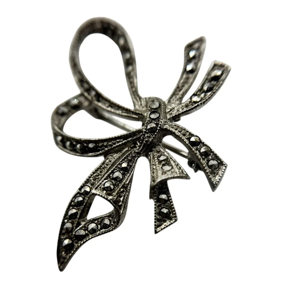 Vintage Sterling Silver‎ Bow Tie Brooch, Dainty Estate Marcasite D14Q