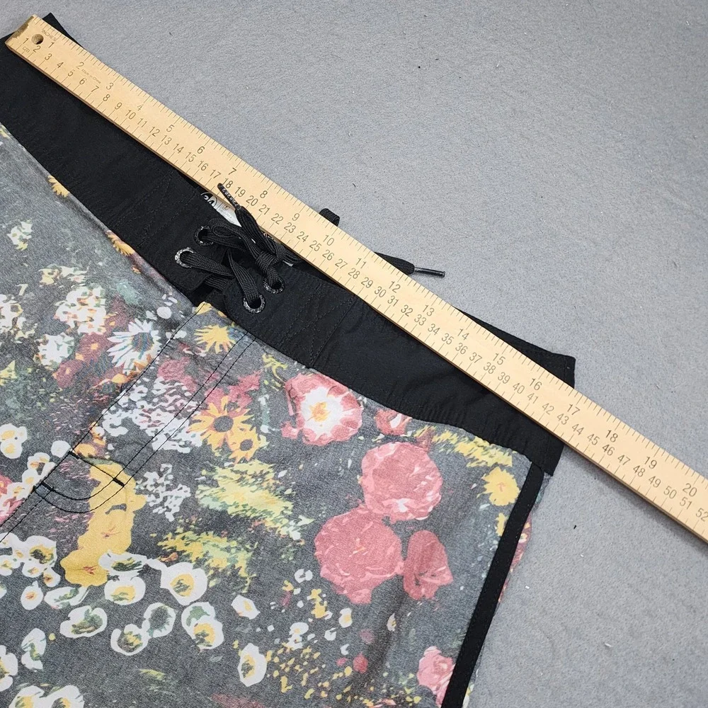Ezekiel‎ Board Shorts Black Floral Print Surf Trunks Mens 34