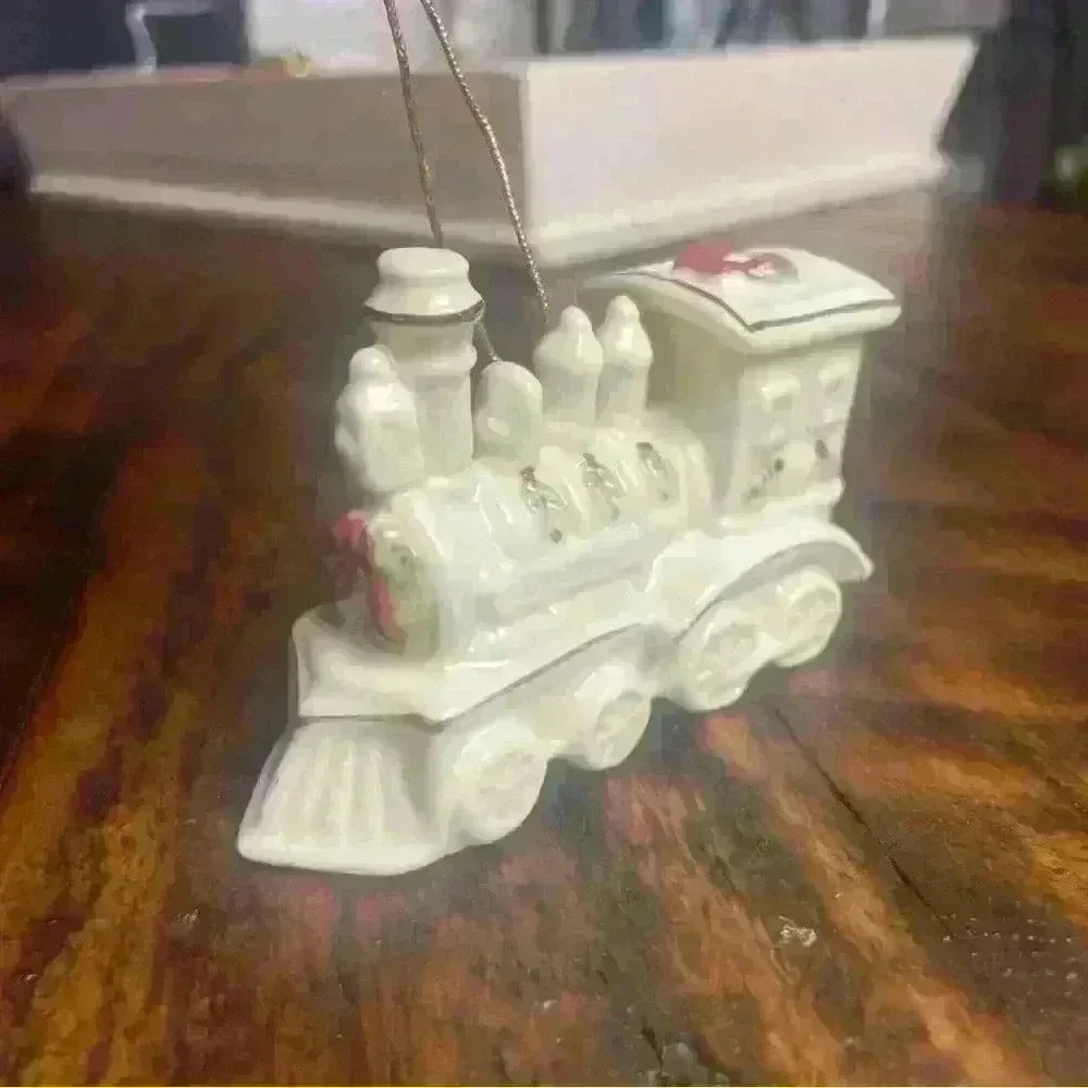 N/A porcelain train