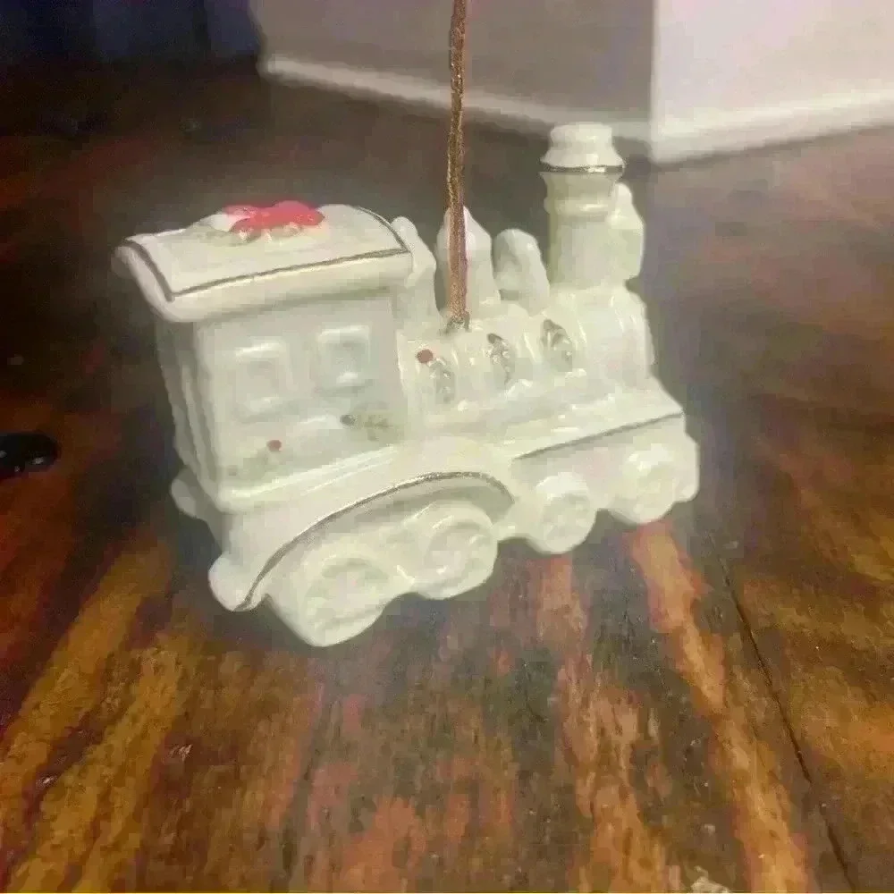 N/A porcelain train