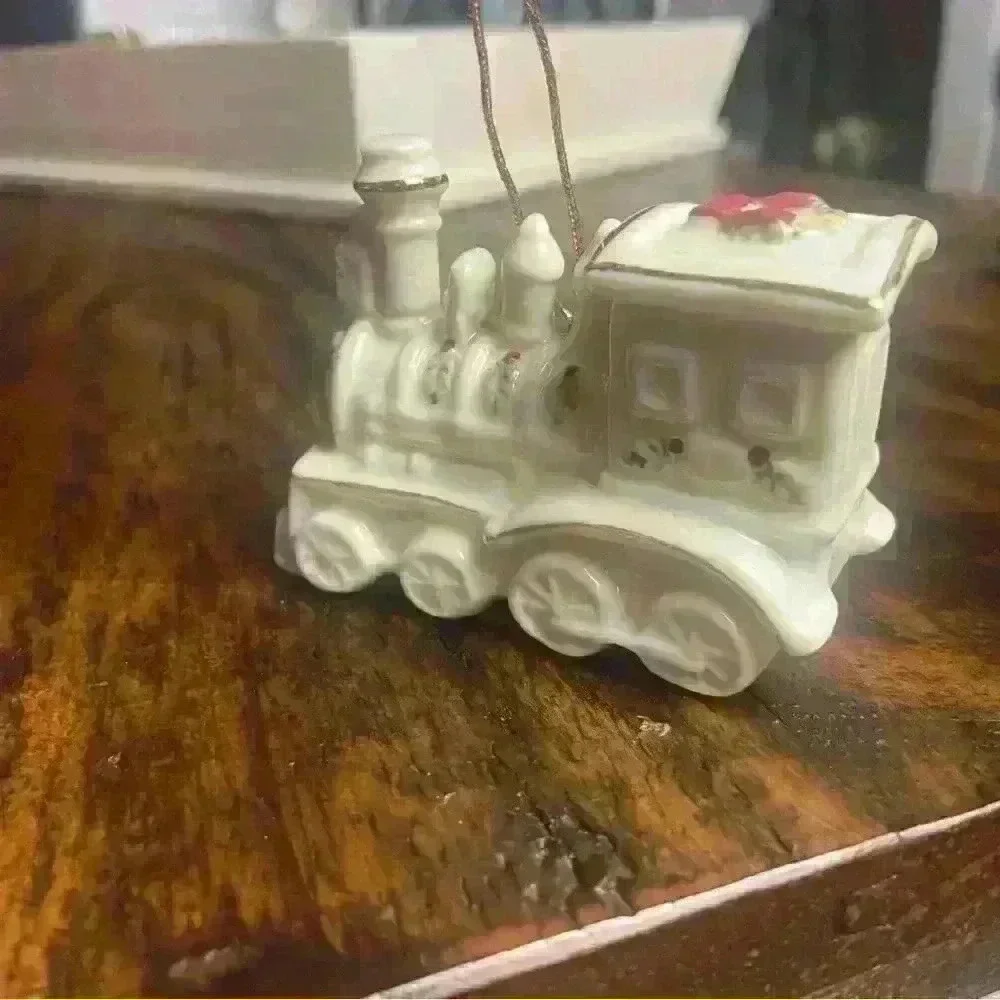 N/A porcelain train