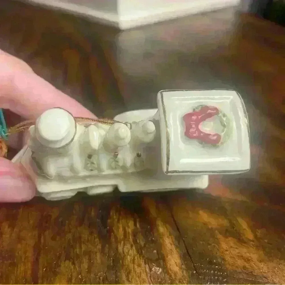 N/A porcelain train