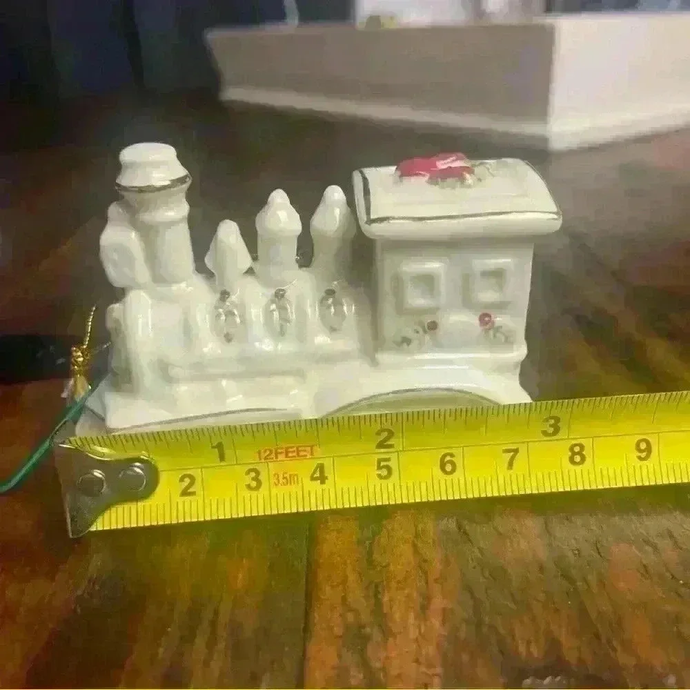 N/A porcelain train