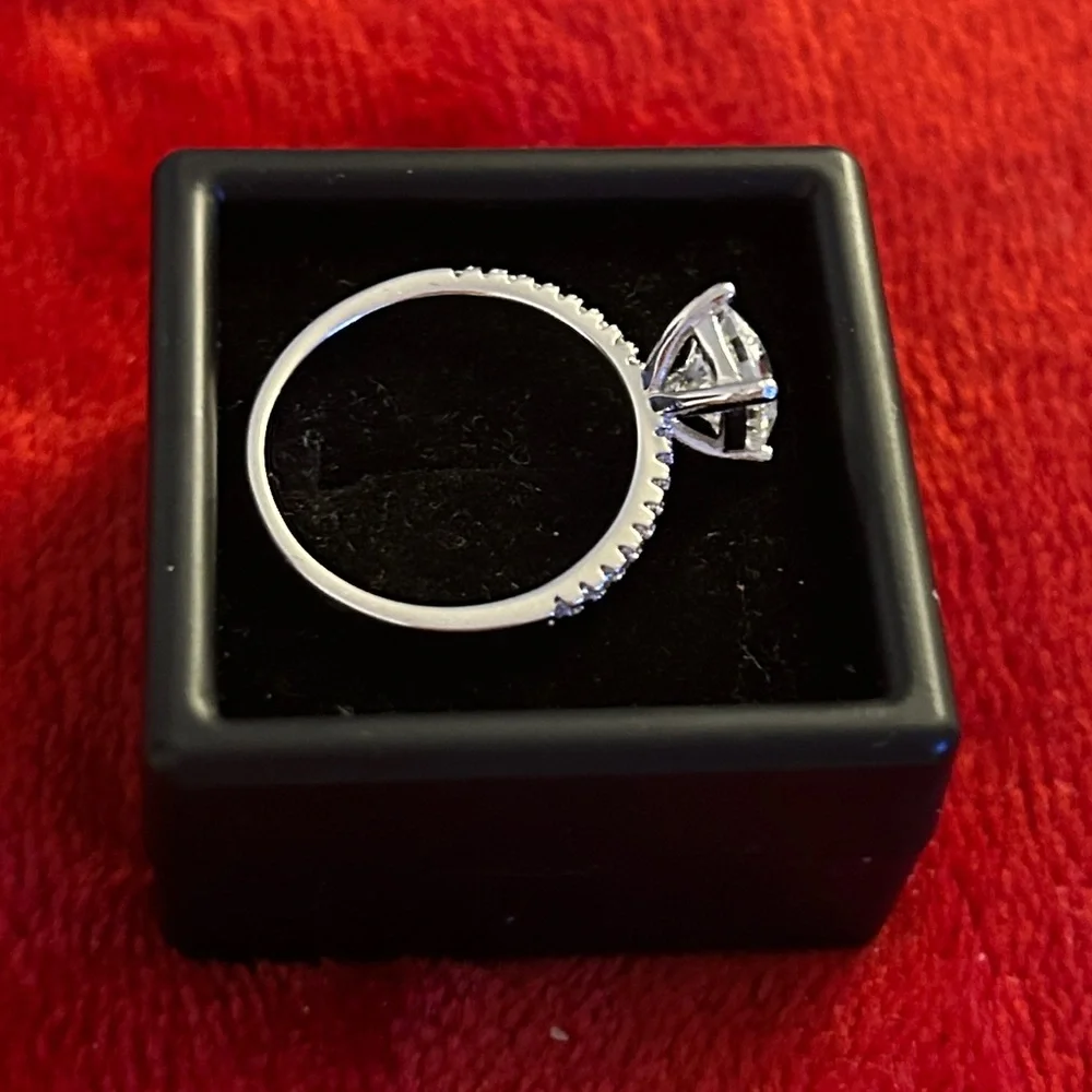 Moissanite Diamond cushion 925‎ Sterling silver ring size 9 VVSD