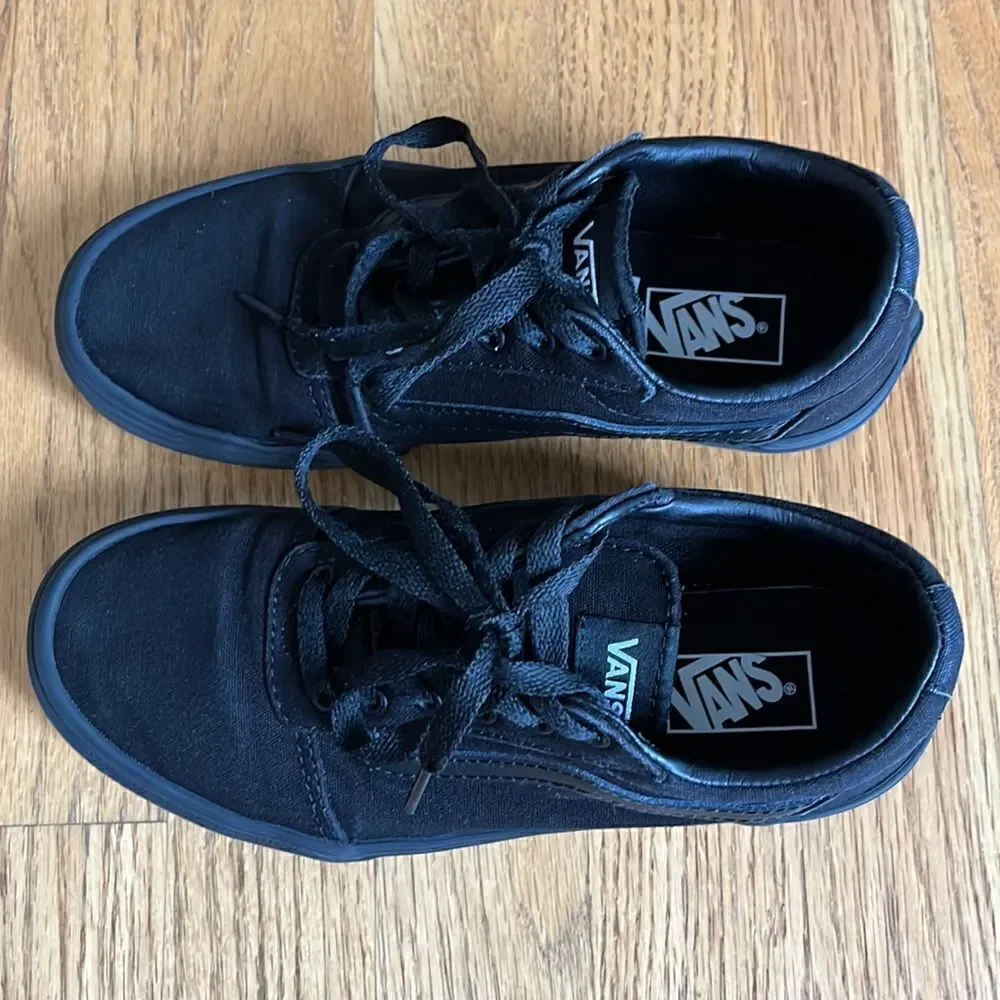 Vans Kid’s Old Skool Black Sneakers- Size 3.5