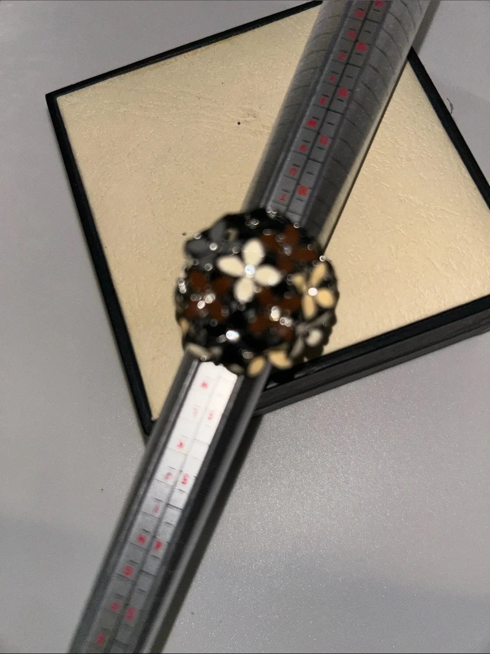 Joan Rivers floral bouquet ring browns creams clear rhinestones any occasion