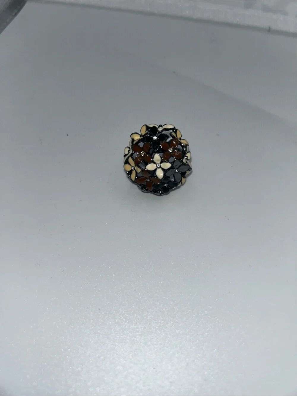 Joan Rivers floral bouquet ring browns creams clear rhinestones any occasion