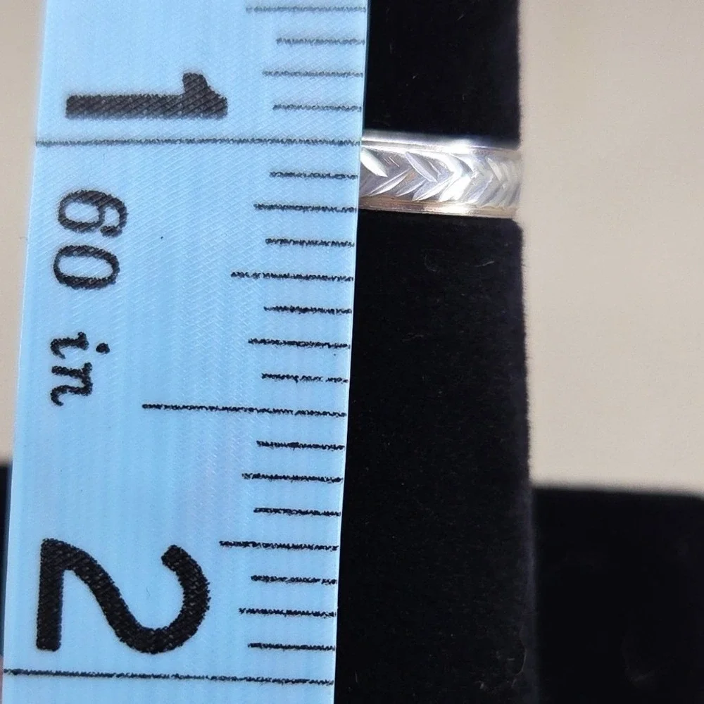 Silver Tone Engraved Chevron‎ Herringbone Pattern Band Ring Size 7