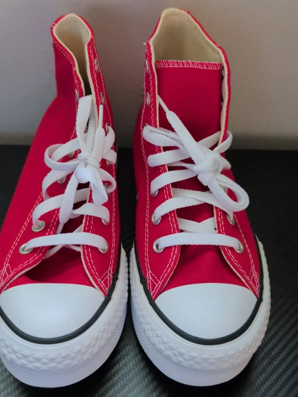Converse All Star Chuck Taylor Youth Size 3 Red/White High Top Canvas Shoes