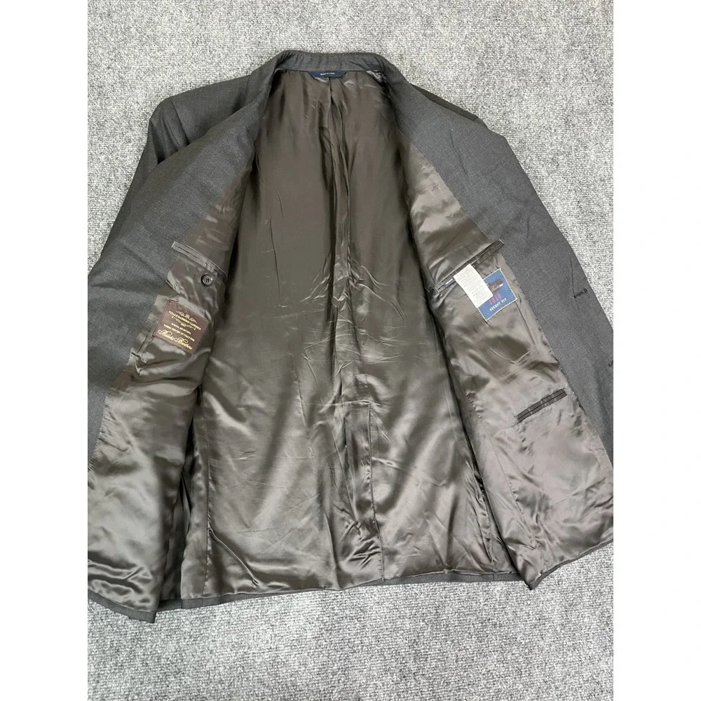 Brooks Brothers up sale