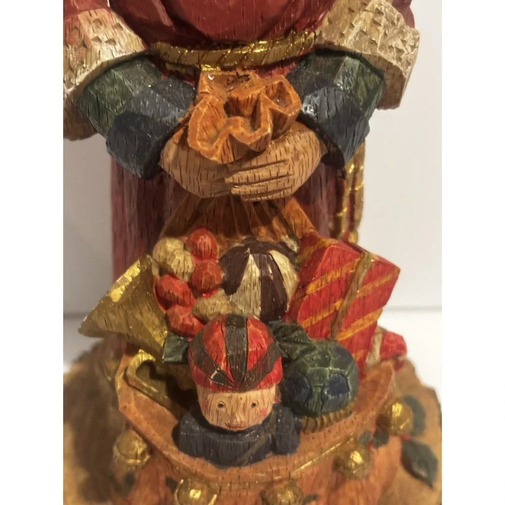 Vintage Christmas Faux Wood‎ Carved Old World Woodland Santa Claus Figurine