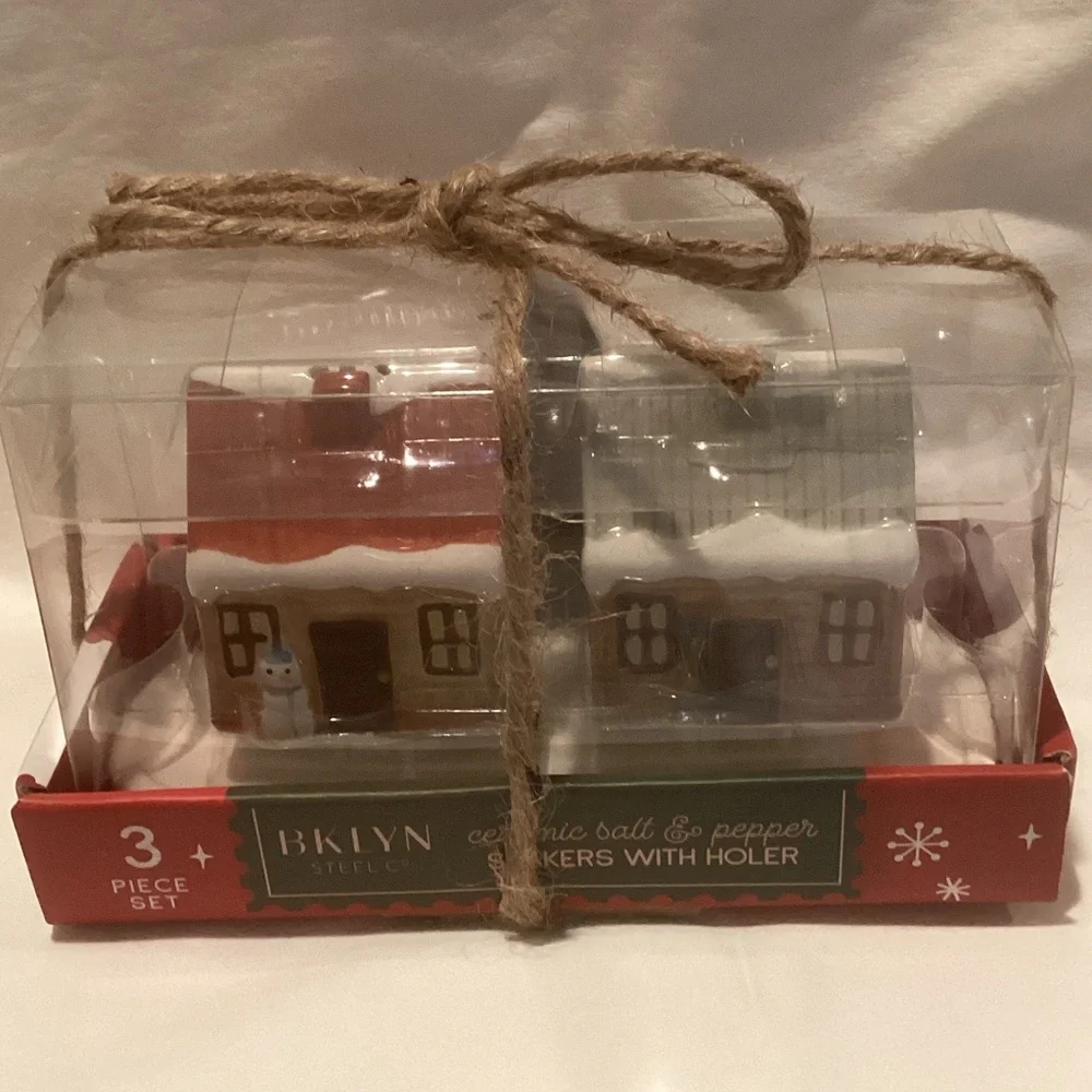 Winter Cabin Themed Salt & Pepper Shaker Set