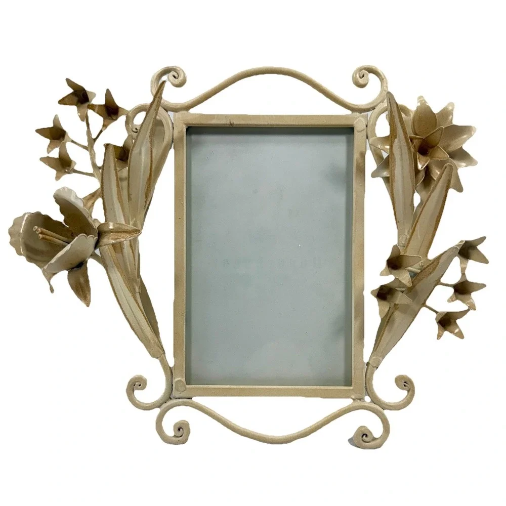 Vintage Metal Floral Picture Frame 3D Sculptural‎ Holds 4x6 Photo Tabletop EUC