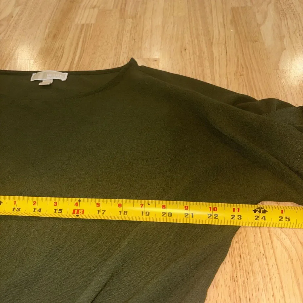 Michael Kors Women’s Green Top Sz Large Smocked Hem Rolled Tab Sleeve Gold Logo