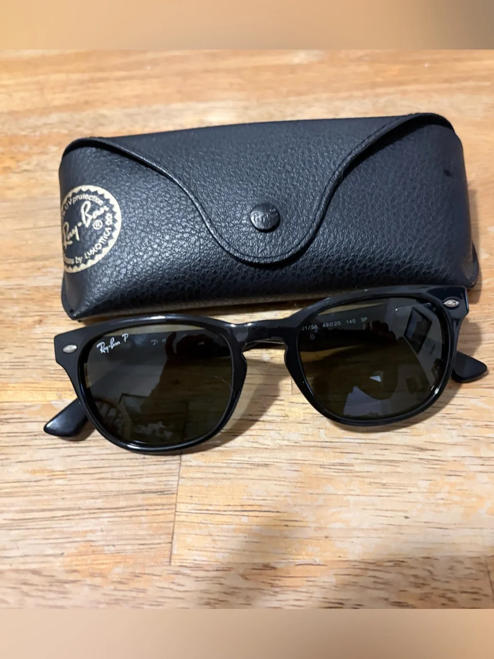 Ray-Ban iconic ray