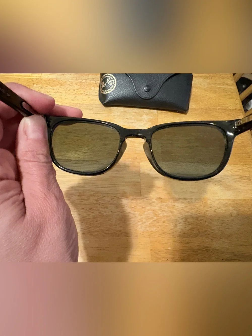 Ray-Ban iconic ray