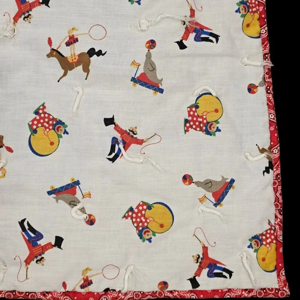 VTG Circus Print Baby Quilt Blanket Tummy Time Clown Unisex White Blue‎ 32x44