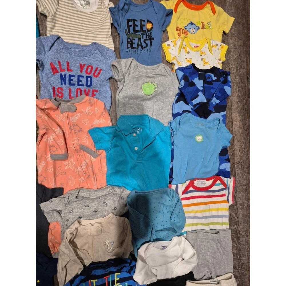 HUGE baby boy clothing lot size 0-3 months 30+ piece