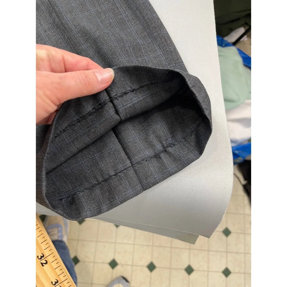 Jos. A. Bank Travelers Collection Mens Windowpane Plaid 100% Wool Suit 44L 37x31