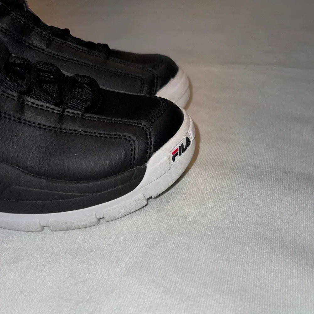 Fila Grant Hill 2 Mid Top Sneakers Youth‎ Kids Size 6 US Black Basketball Shoes