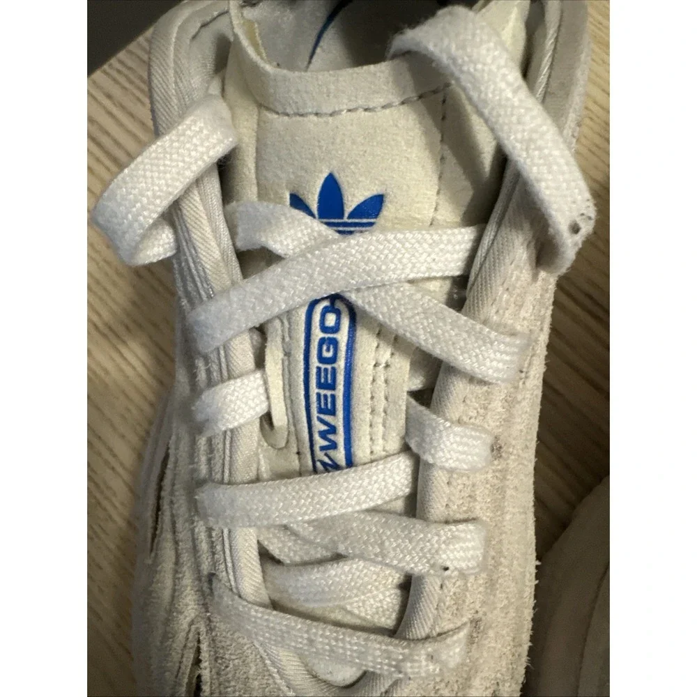 N/A adidas ozweego