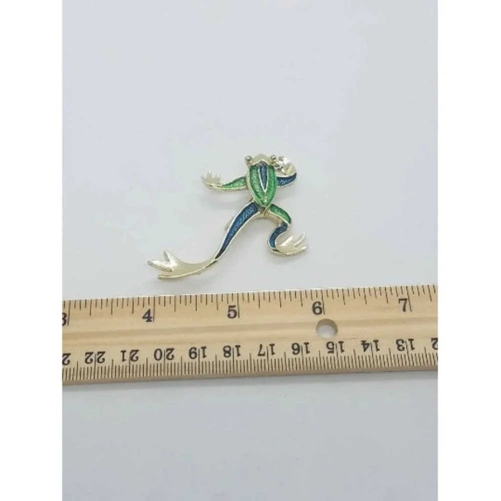 N/A vintage brooch