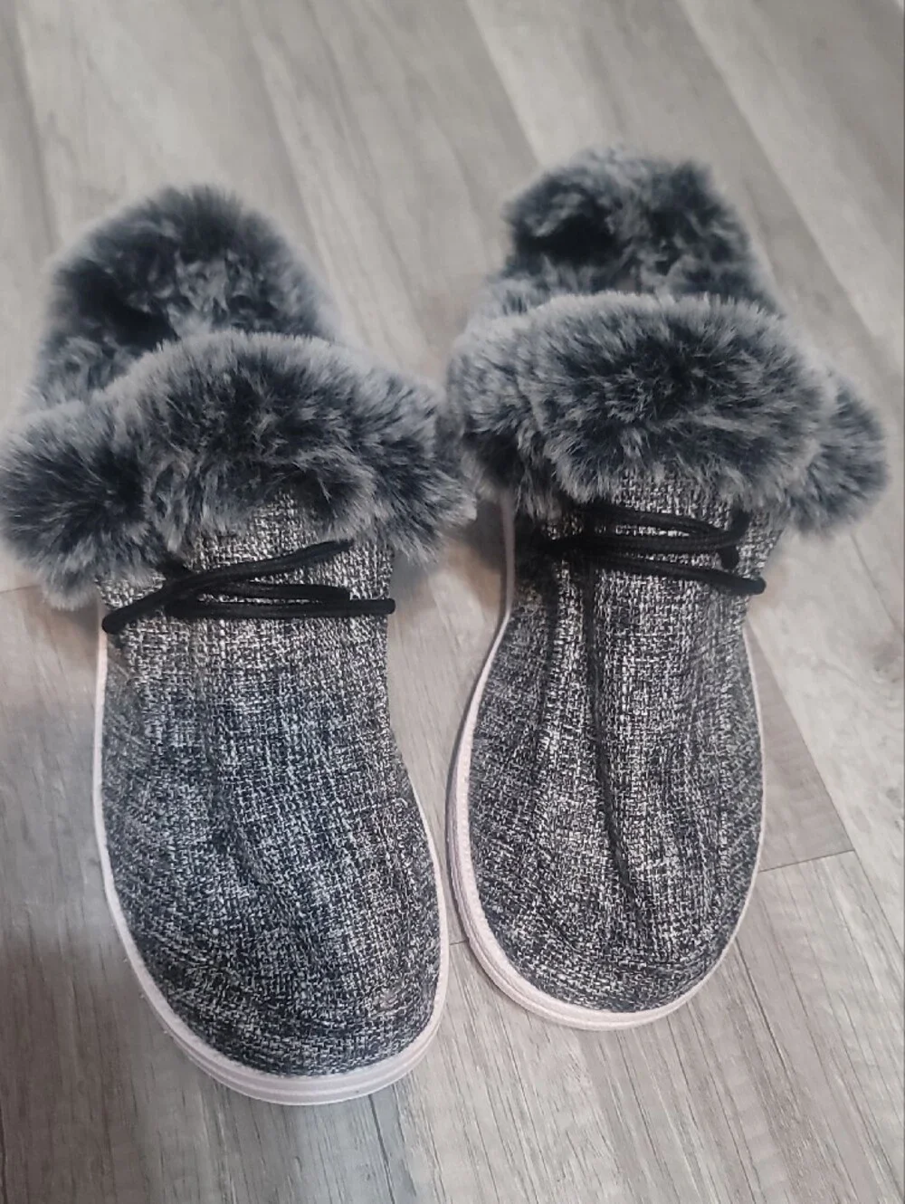 SHEIN Gray Faux Fur-Lined Slip-On Winter Boots
