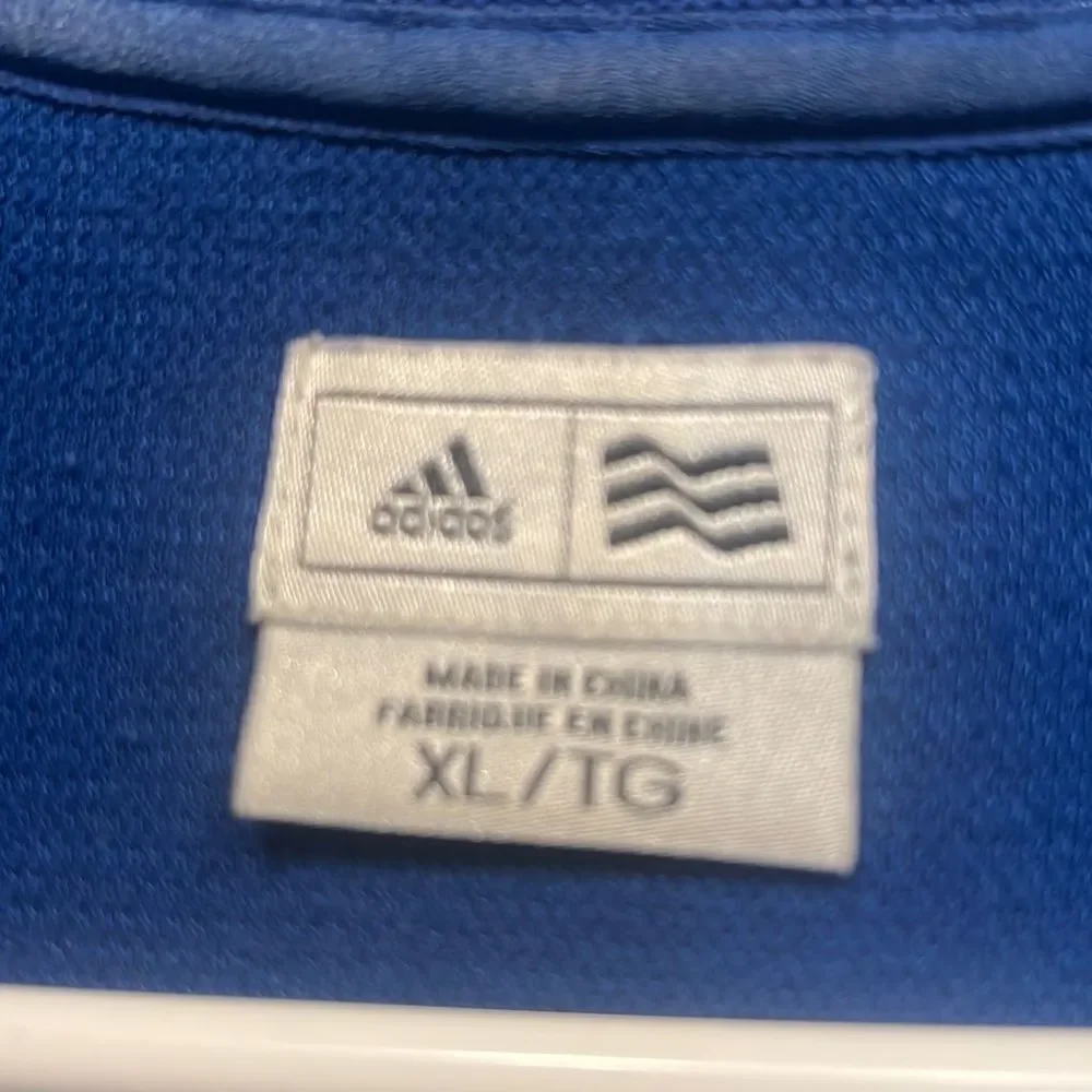 adidas stripes here
