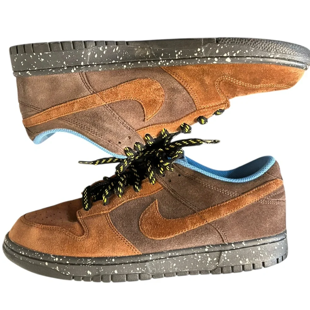 Nike lace brown graphic