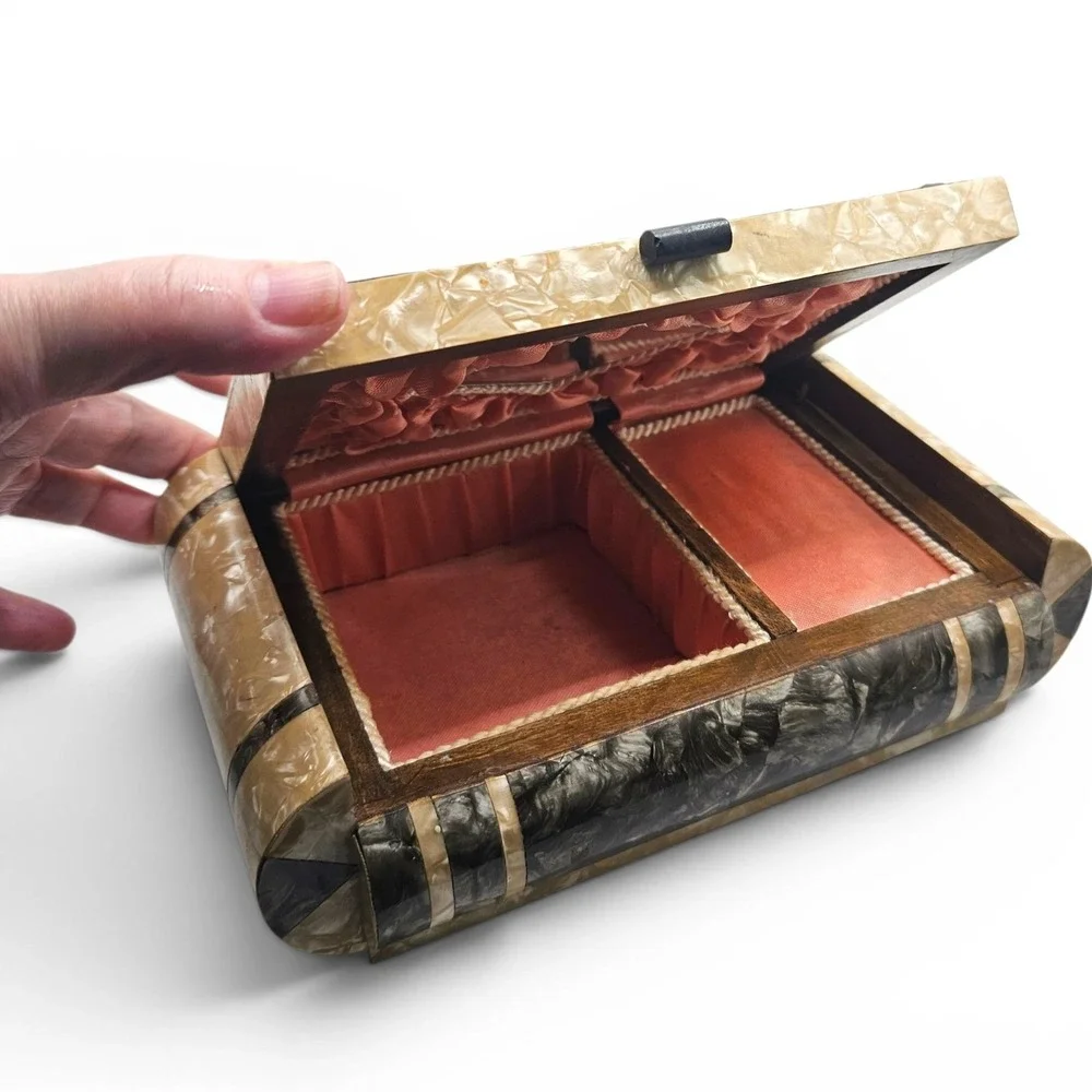 Vintage‎ Musical Jewelry Box Windmill Scene Pearlized Finish - READ DESC