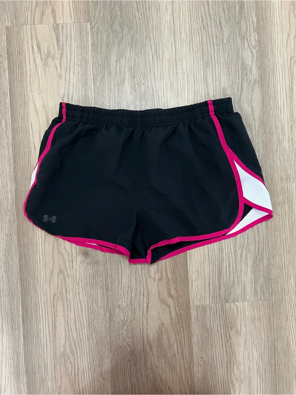 Under Armour HeatGear Black Pink Lined Running Athletic Shorts Women’s Medium