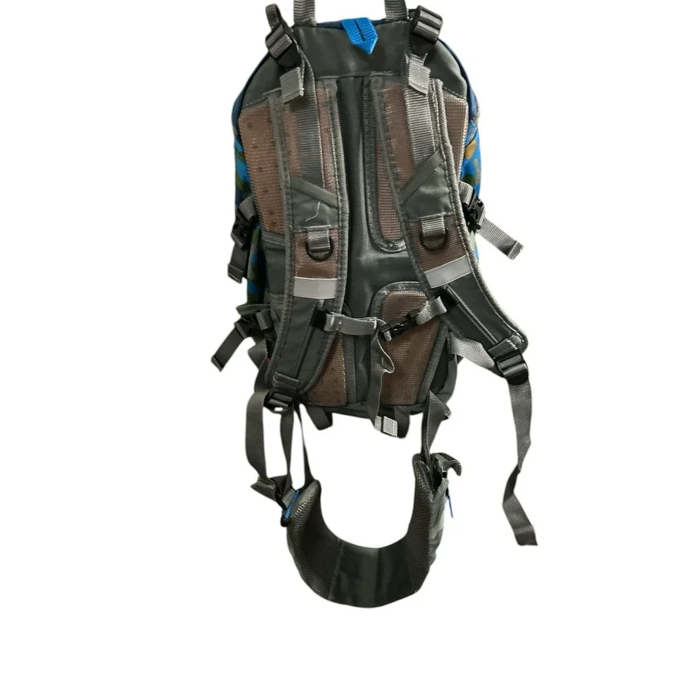 Coleman easy pockets