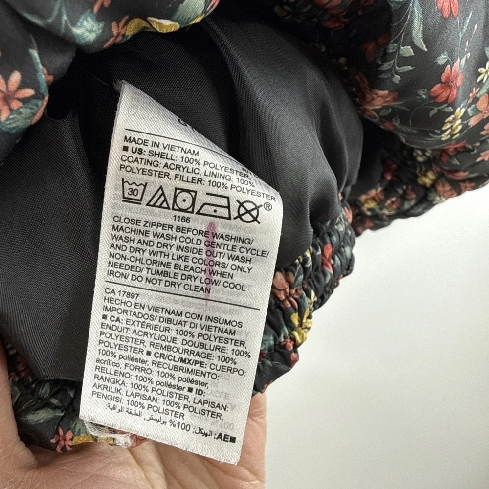 Old Navy‎ Black Floral Cropped Puffer Jacket Girls Size L (10-12)