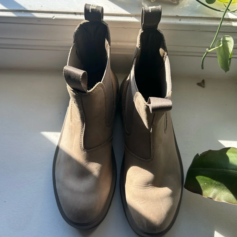 Sorel Women Tan/Grey Chelsea Boots