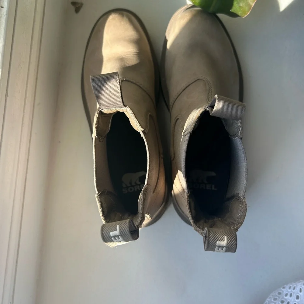 Sorel Women Tan/Grey Chelsea Boots
