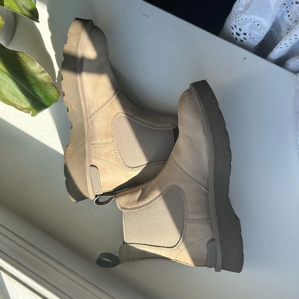 Sorel Women Tan/Grey Chelsea Boots
