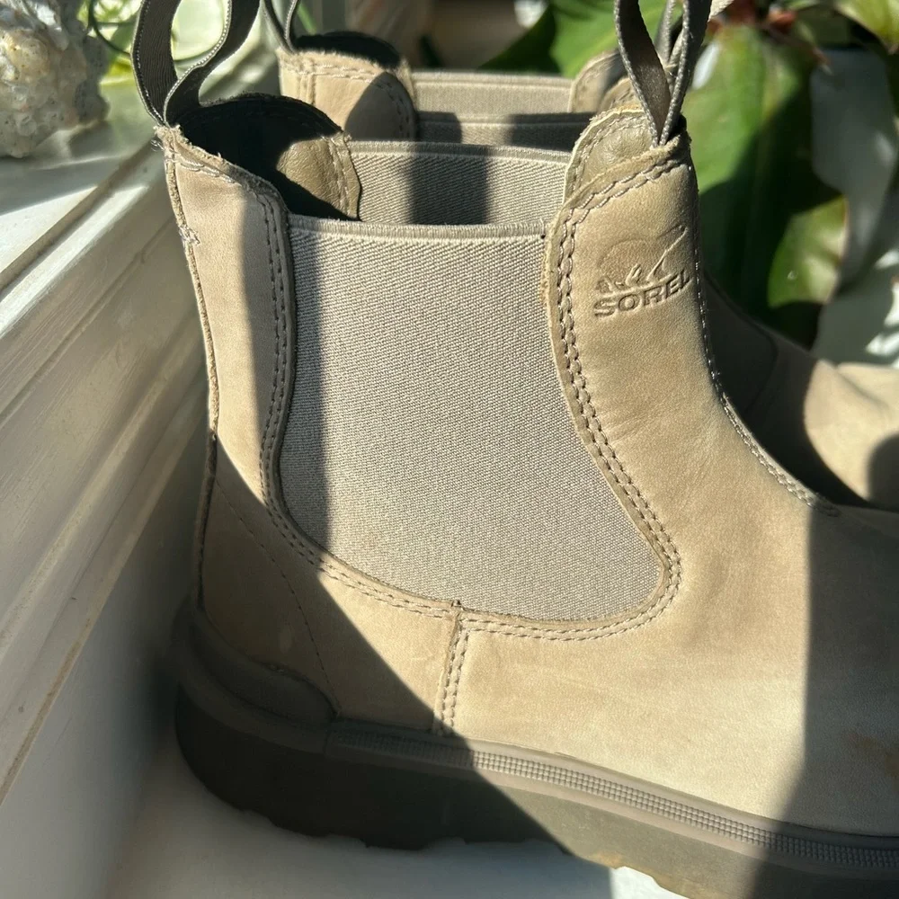 Sorel Women Tan/Grey Chelsea Boots