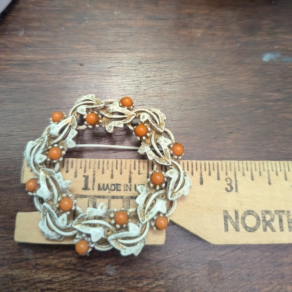 🍊 Vintage Rare ART Brooch Goldtone Amber Leaf Wreath Pin Fall Winter