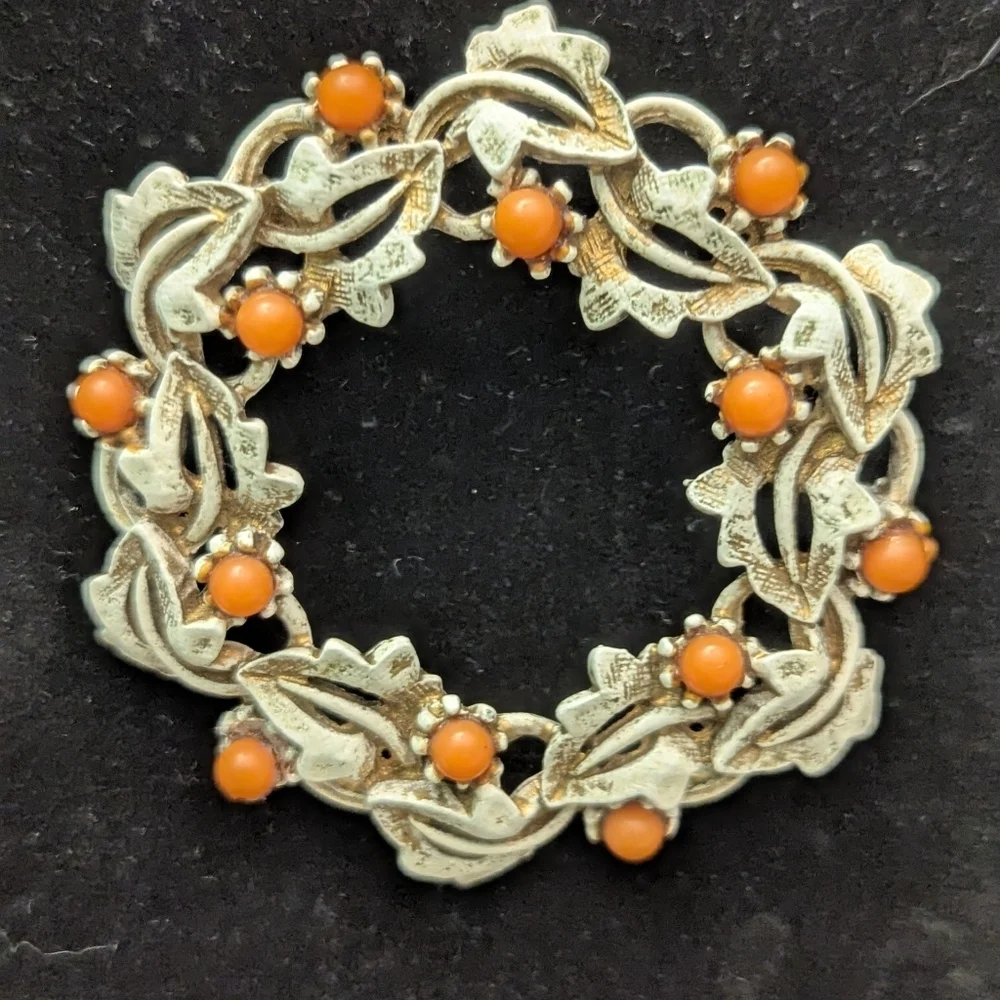 🍊 Vintage Rare ART Brooch Goldtone Amber Leaf Wreath Pin Fall Winter
