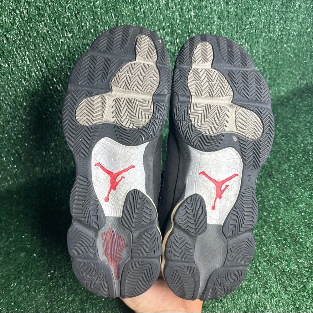 Jordan black 6ae red