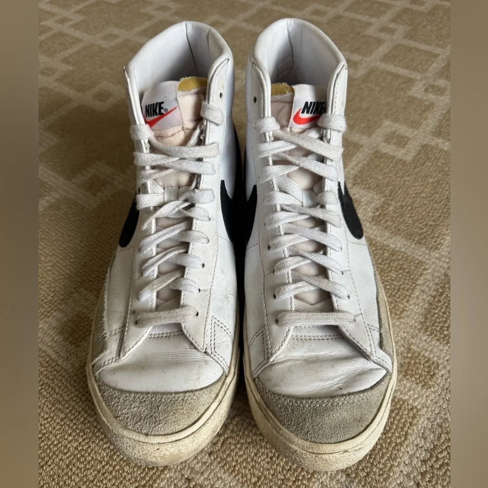 Nike these blazer