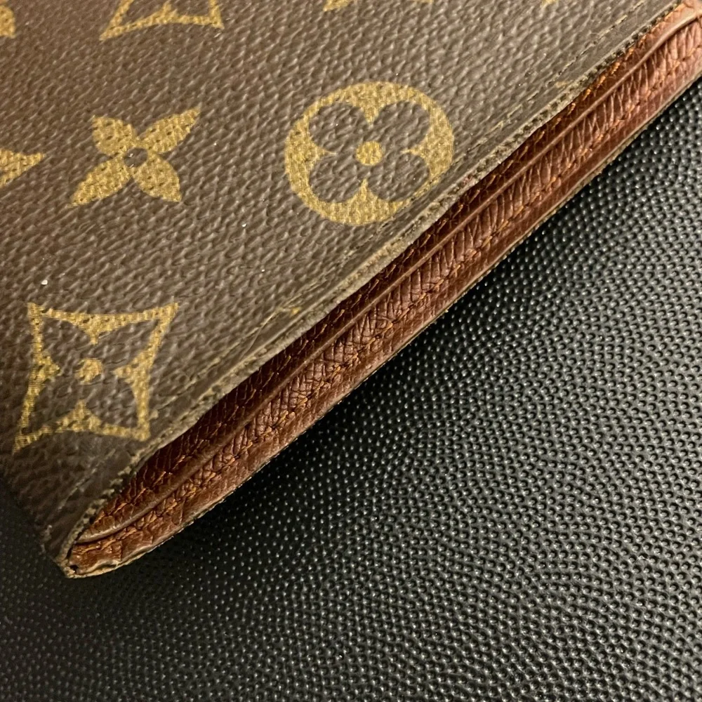 Vintage Men’s Louis Vuitton Bifold Monogram Wallet