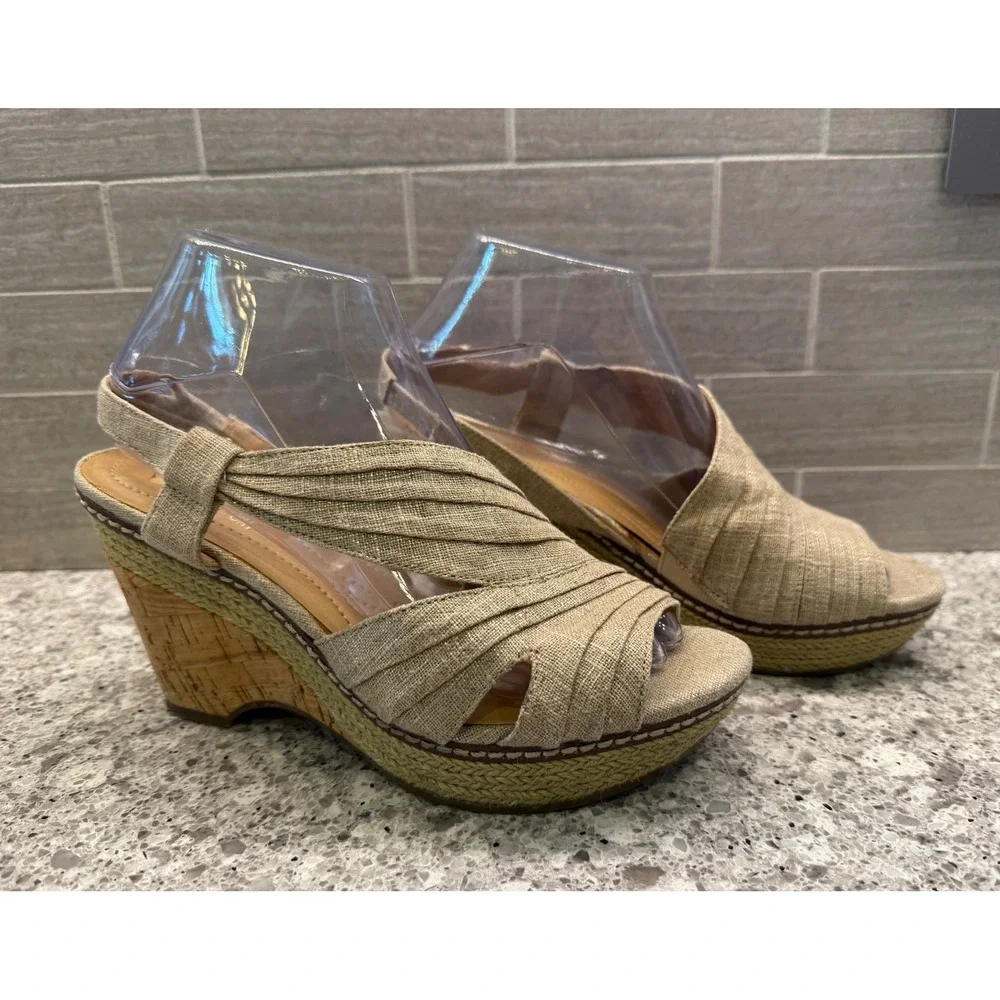 Naturalizer brand item