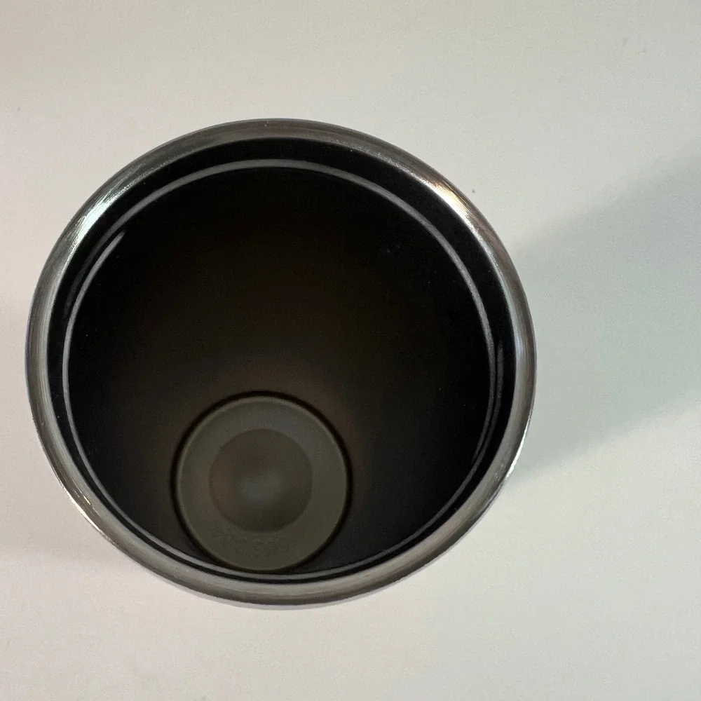 Starbucks tumbler features