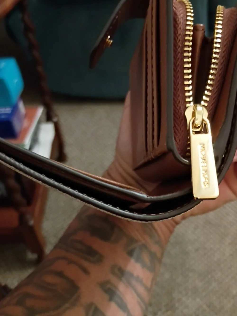 Michael Kors compact zip