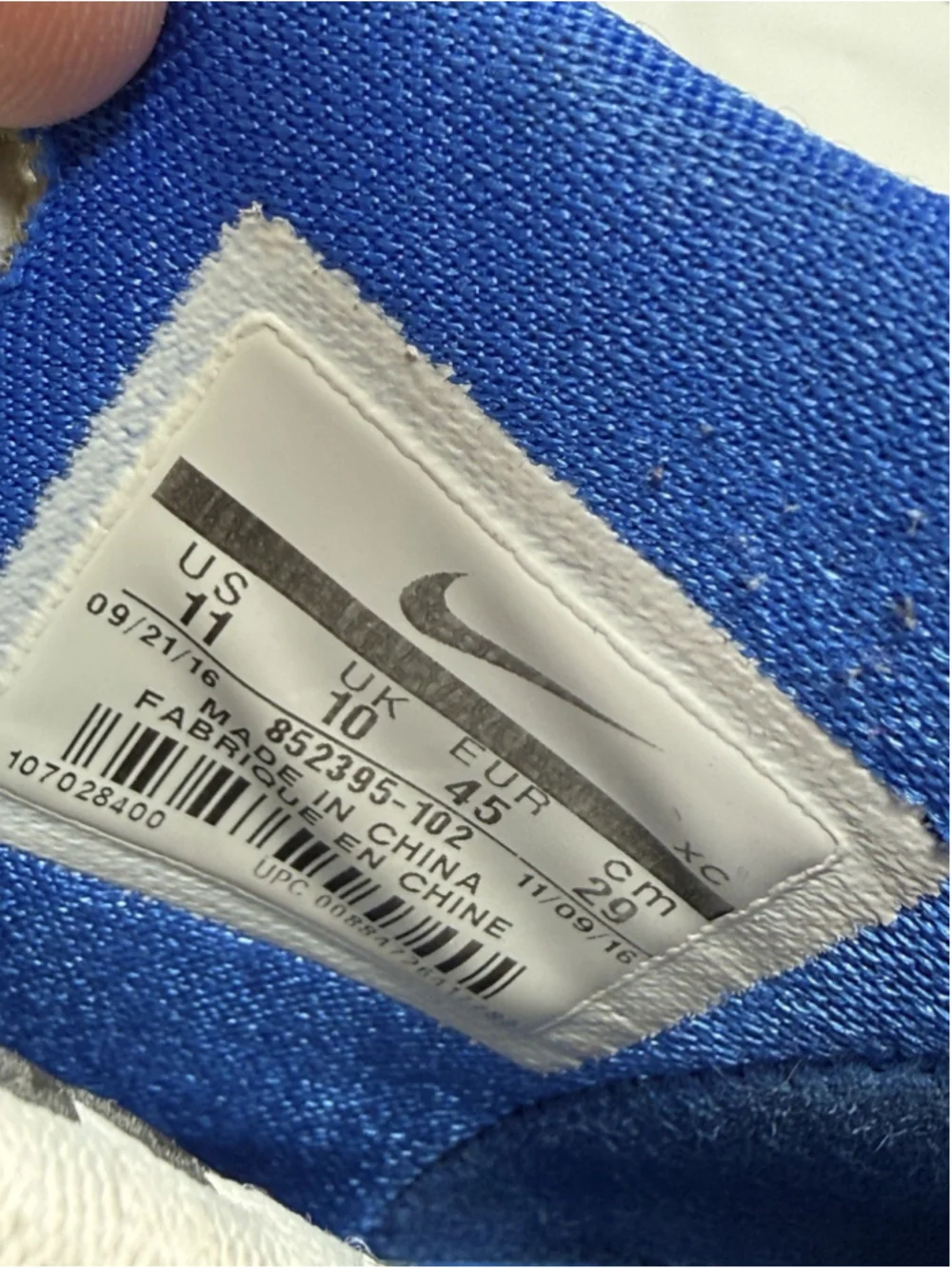 RARE Sz 11 Nike Kyrie 3 Duke Hyper Cobalt Blue Men's Shoes 852395-102 2016