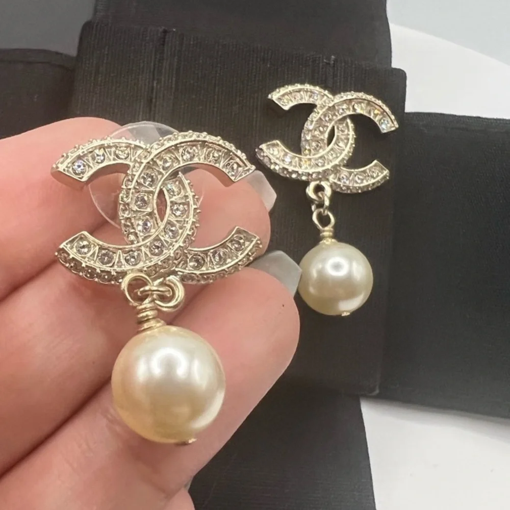CHANEL 100% authentic