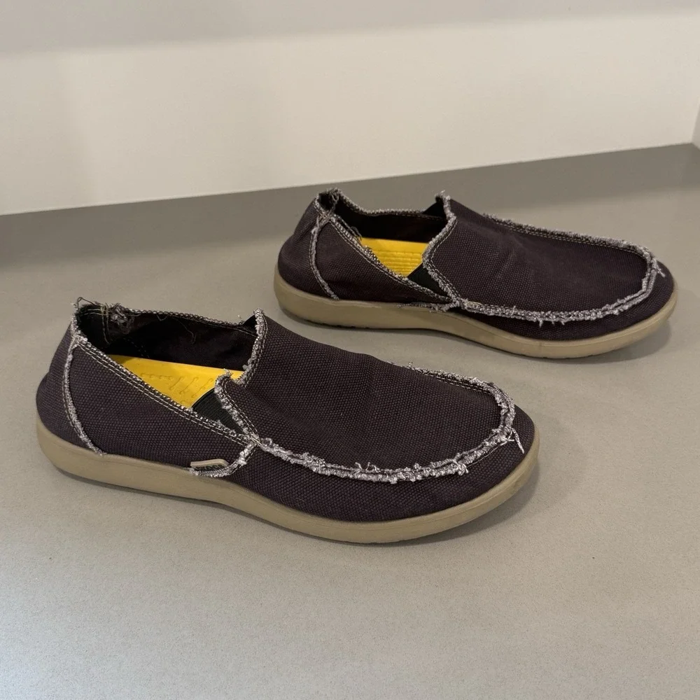 Crocs Santa Cruz Loafers Men's 10 Gray Canvas Slip Ons Comfort Beachy