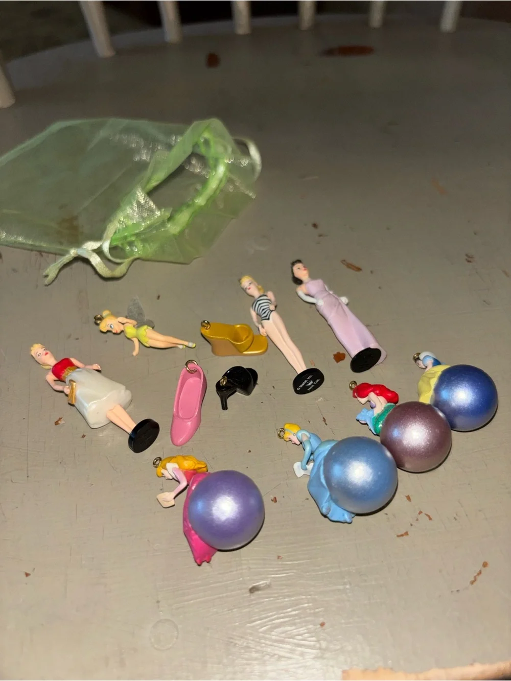 Disney figurine play